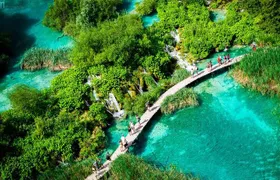 Zadar to Plitvice lakes: Guided tour with pre-booked tickets