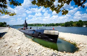Private Tour in Museum of Glass and Museum Submarine Glory near Varna