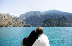 Green Canyon boat cruise with lunch and shopping