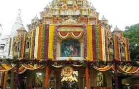 Pune Walking Tour with a Punekar