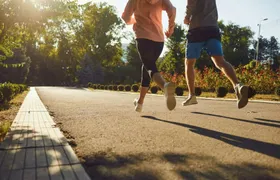 Small-group guided running city tour in Kiel