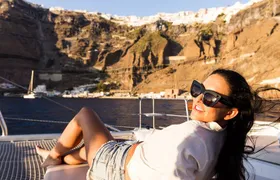 Shared Morning Cruise around Santorini's best beaches