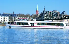 Panorama river boat cruise in Frankfurt