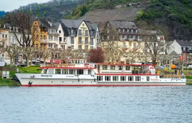 Panorama river boat cruise in Cochem with audio commentaries