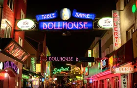 Great Reeperbahn tour with the Kiezjungs