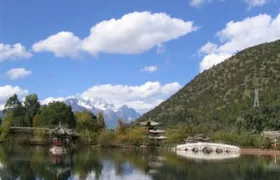 Private City Tour of Lijiang Including Lunch