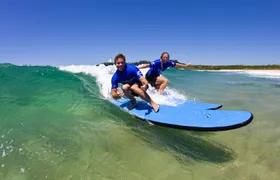 Beginner surf lesson at Byron Bay