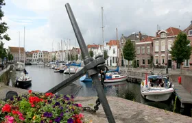 Self guided tour with interactive city game of Goes