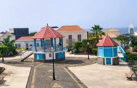 São Filipe Walking Tour of Historic Center and Market 