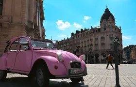 30-Minutes Private Guided Tour of Lille by Convertible 2CV