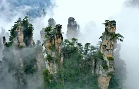 2-Day Private Tour to Mt.AVATAR & Glass Bridge & Mt.Tianmen 