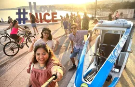 Nice: private guided Tour by electric taxi bike