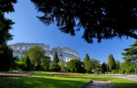 Private Pula and Olive Oil Tasting Tour - from Poreč and Rovinj