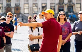 Brussels: Historical Walking Tour with Chocolate & Waffle Tasting