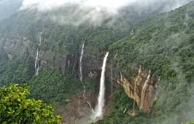 5-Day Private Tour in Meghalaya with Meals and Accommodation