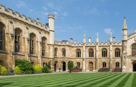 Take in Cambridge Colleges classic sights on a self-guided audio tour