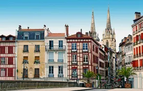 Chocolate-themed outdoor city game in Bayonne