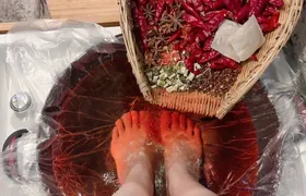 Full-day private tour of Chongqing with hot pot foot bath