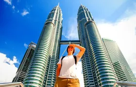 Private Tour Kuala Lumpur with Petronas Twin Towers Observation Deck & Batu Cave