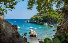 Boat tour to Damouchari and Blue Caves of Veneto from Agiokampos