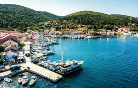 Premier Kefalonia tour with Lake Melissani, boat trip and taverna lunch