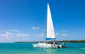 Île aux Cerfs Catamaran Cruise