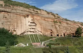 Private Day Tour: Horse Hoof Temple Grottoes and Zhangye Danxia Landform