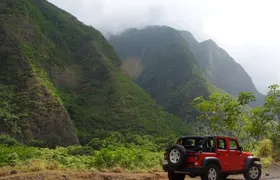 Road To Hana: Maui Waterfall Hiking Tour in Private Jeep