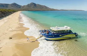 Wineglass Bay Shared Cruise and Walking Tour