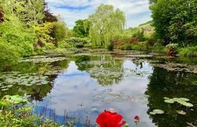 Versailles Palace & Giverny Private Tour with Lunch&Hotel Pick-up