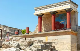 Full-day tour of Crete’s historic Knossos Palace and Heraklion