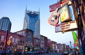 Nashville VIP Style Private Tour with Local Singer-Songwriter 