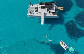 Heraklion: Dia Island Catamaran Cruise with Water Sports