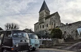 Half-day trip from Reims to the heart of Champagne by vintage van