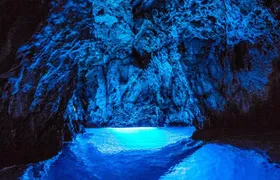 Blue cave group tour with swimming and snorkelling from Hvar