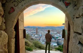Alicante Historic Small Group Tour with Tapas Tasting