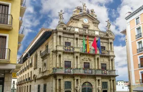 English walking tour in Pamplona