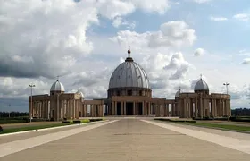 Yamoussoukro - Largest Cathedral in the World (Francais or English)
