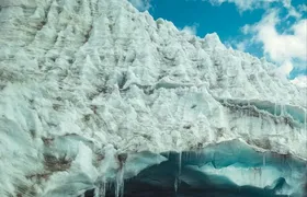 Pastoruri Glacier full-day tour from Huaraz with Andean lakes