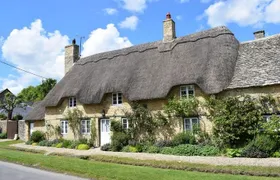 Cotswolds Villages Full-Day Small-Group Tour from Oxford