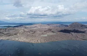 Taal Volcano Experience: Scenic Countryside and Volcano Tour