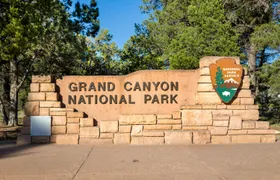 Grand Canyon South Rim self-driving, walking and shuttling tour