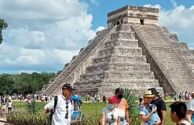 Private Tour in Chichen Itza Official History Guide 