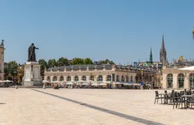 Self guided tour with interactive city game of Nancy