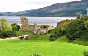 Full-Day Private Tour to Urquhart Castle Loch Ness and Inverness