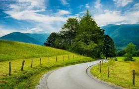 Audio-guided driving tour of the Smoky Mountains National Park