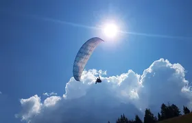 Tandem paragliding in the Stubai Valley near Innsbruck