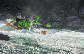 Whitewater rafting in the Raundal river