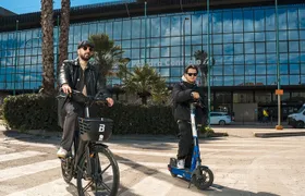 Pescara tour by e-scooter or bike among art, flavors and shopping