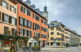 Chambéry city highlights walking tour with a local guide